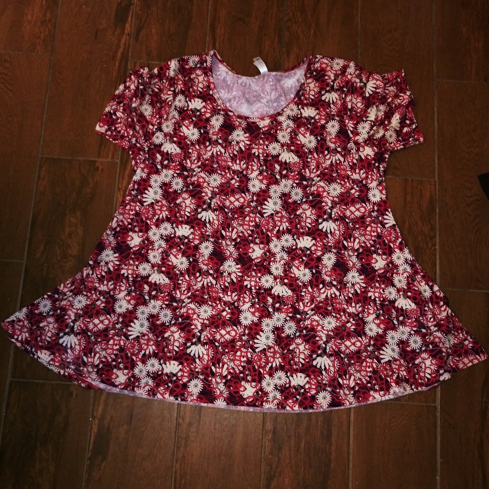 LuLaRoe Red Daisy Top 3X